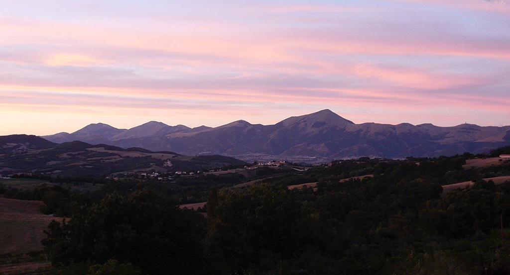 Aussicht von der Terrasse zum Monte Cucco